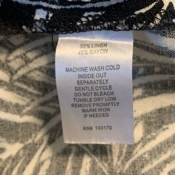 SAINT TROPEZ WEST I Linen Blend 3” Palm Print Shorts - Picture 5 of 7